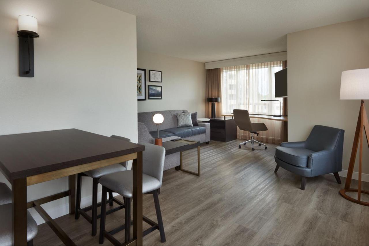 By Marriott Canada Hotel