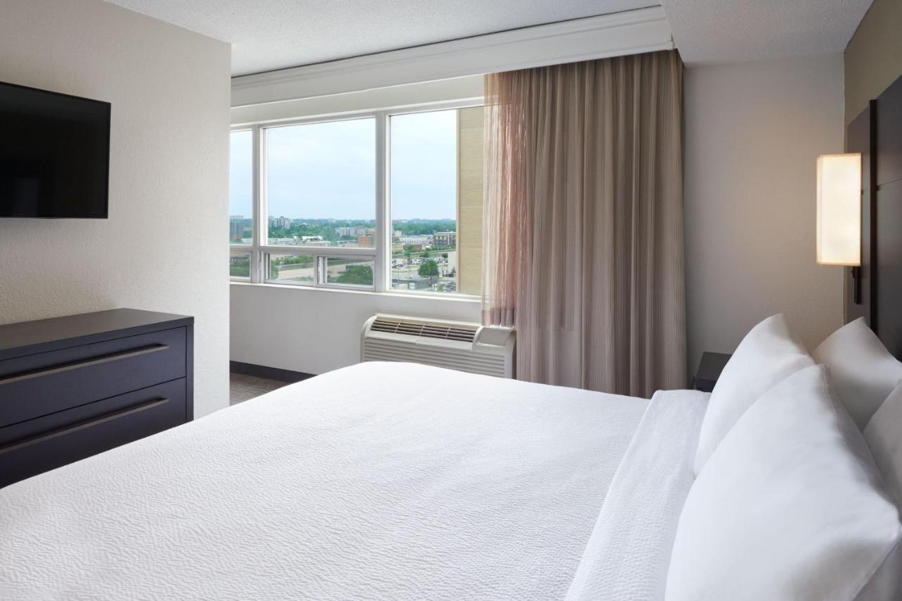 Hotel By Marriott Canada London